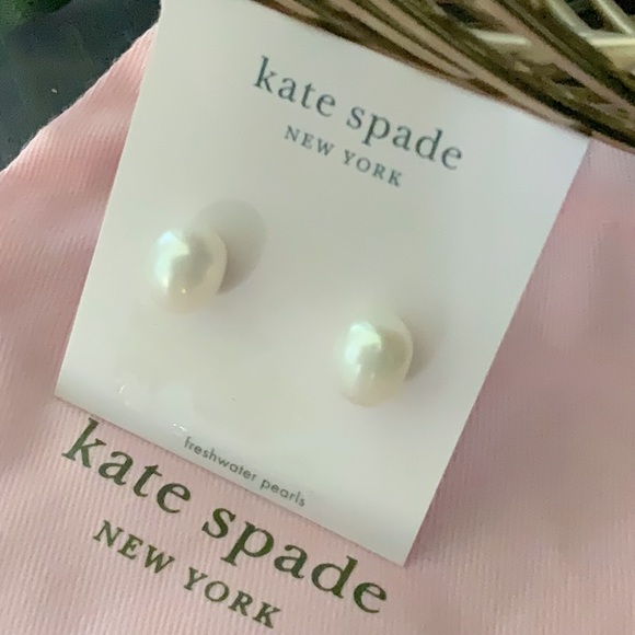 Kate Spade Freshwater Pearl stud earrings
